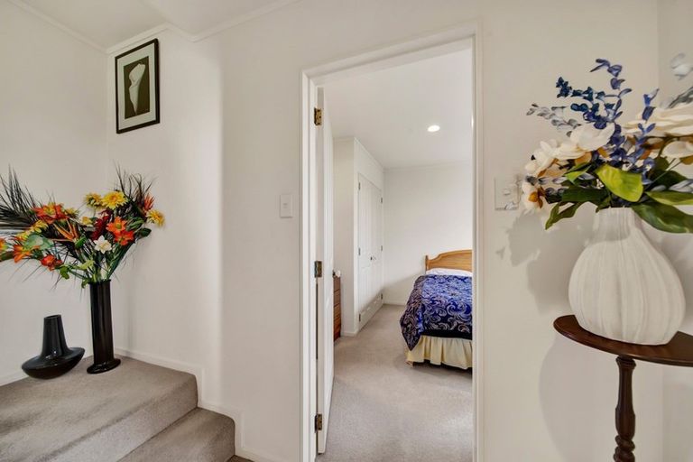 Photo of property in 3a Hillcrest Street, Glen Avon, New Plymouth, 4312