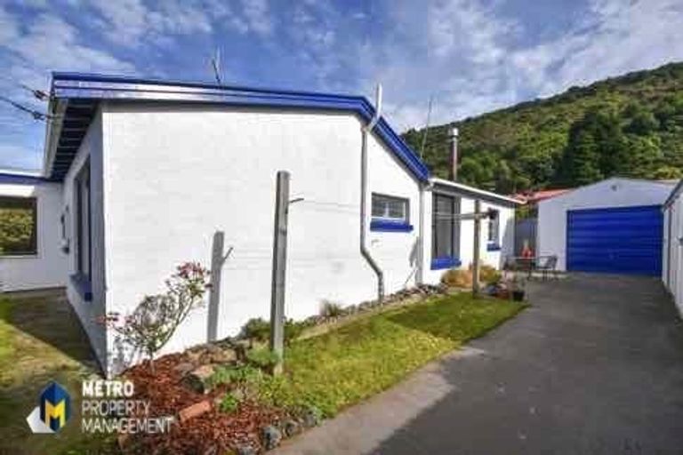 Photo of property in 1 Kowhai Street, Ravensbourne, Dunedin, 9022