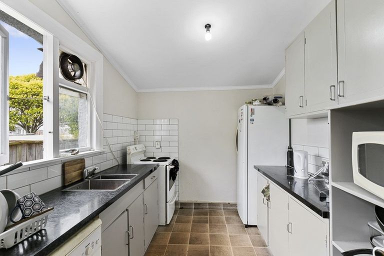 Photo of property in 12 Te Mome Road, Alicetown, Lower Hutt, 5010