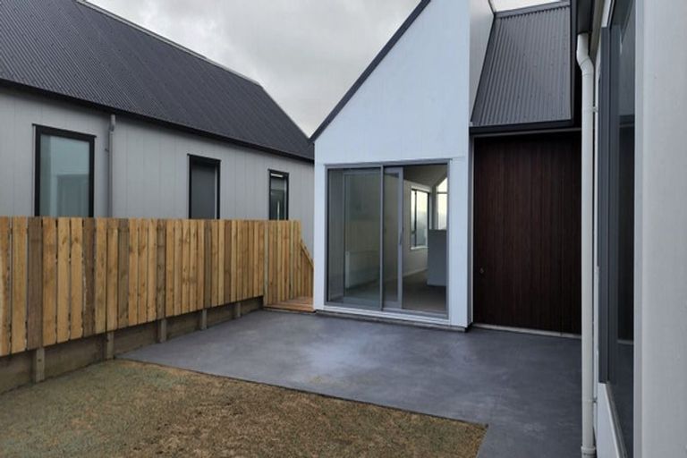 Photo of property in 17 Lemonwood Way, Woodridge, Wellington, 6037