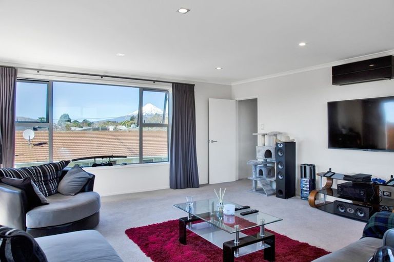 Photo of property in 232/1a Carrington Street, Vogeltown, New Plymouth, 4310