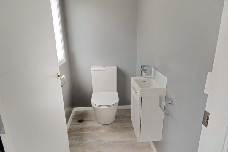 Photo of property in 358 George Street, Stokes Valley, Lower Hutt, 5019