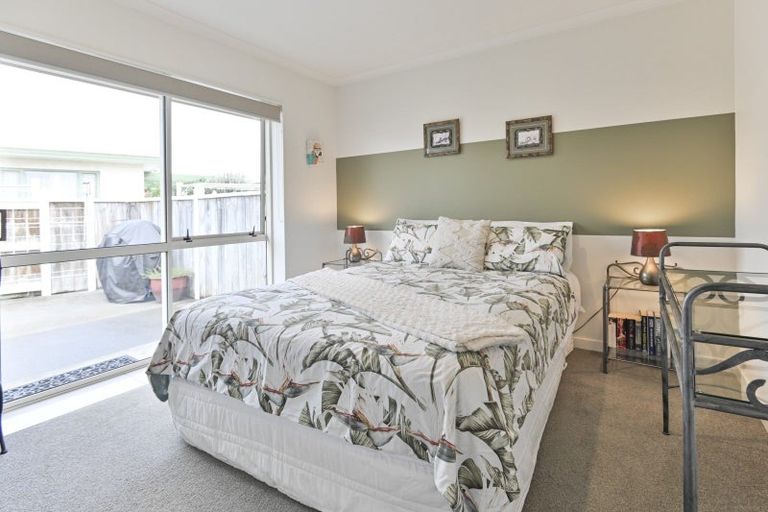 Photo of property in 2/212 Grove Road, Mayfair, Hastings, 4122