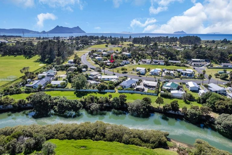 Photo of property in 15 Tamure Place, Ruakaka, 0116