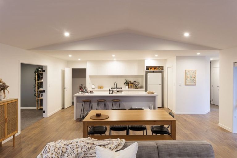 Photo of property in 19 Silicon Way, Fitzherbert, Palmerston North, 4410