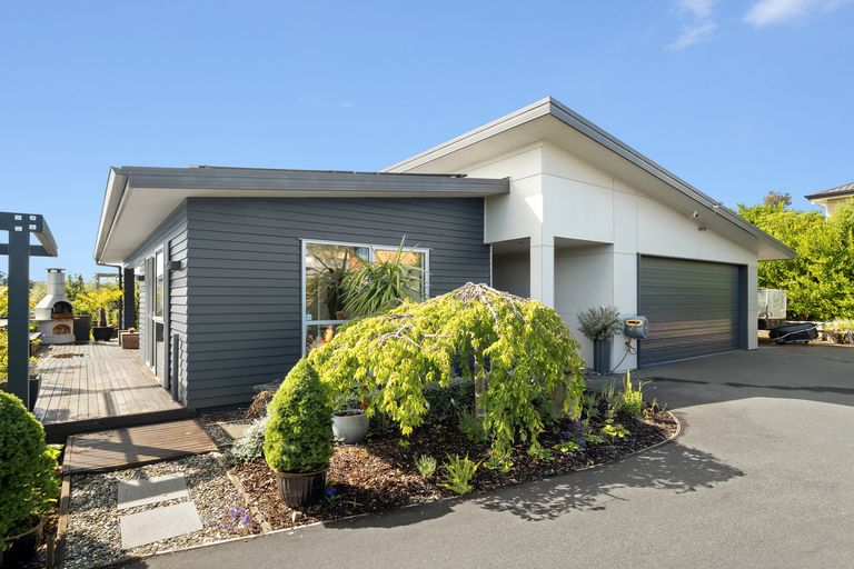 Photo of property in 24 Grandvista Drive, Green Island, Dunedin, 9018