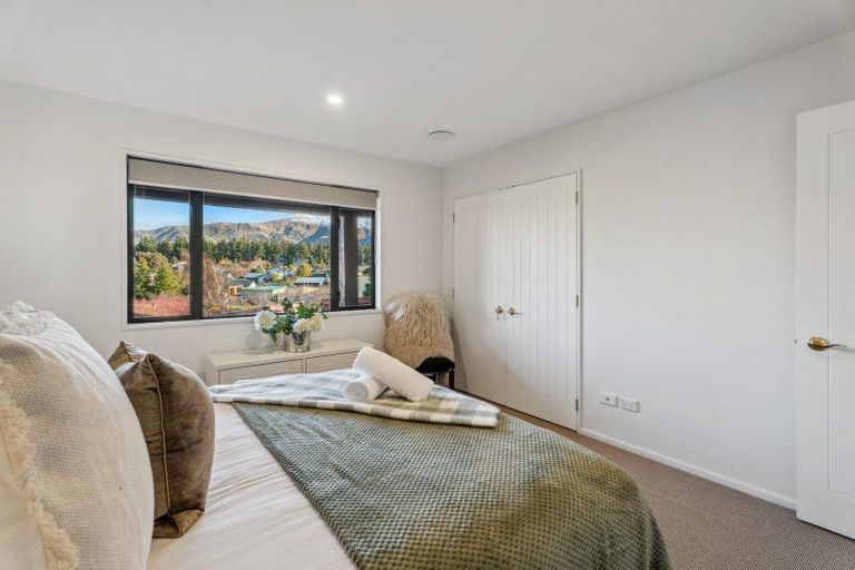 Photo of property in 5 Trevathan Lane, Wanaka, 9305