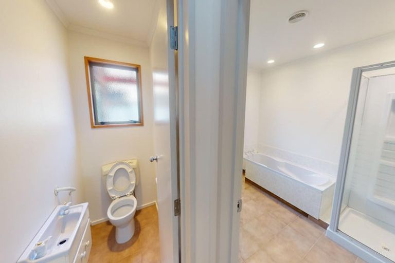 Photo of property in 34 Kilkenny Place, Fitzherbert, Palmerston North, 4410