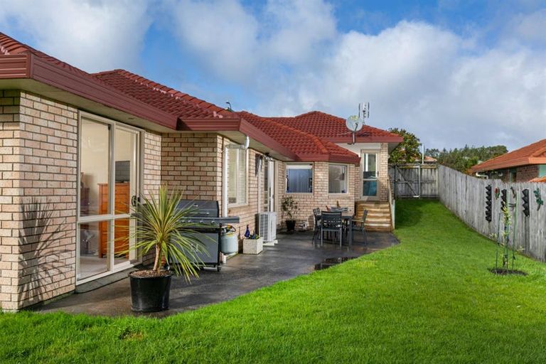 Photo of property in 27 View Ridge Drive, Ranui, Auckland, 0612