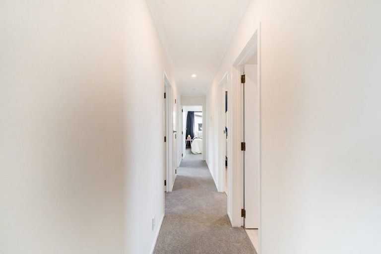 Photo of property in 27 Hillcrest Drive, Kelvin Grove, Palmerston North, 4414