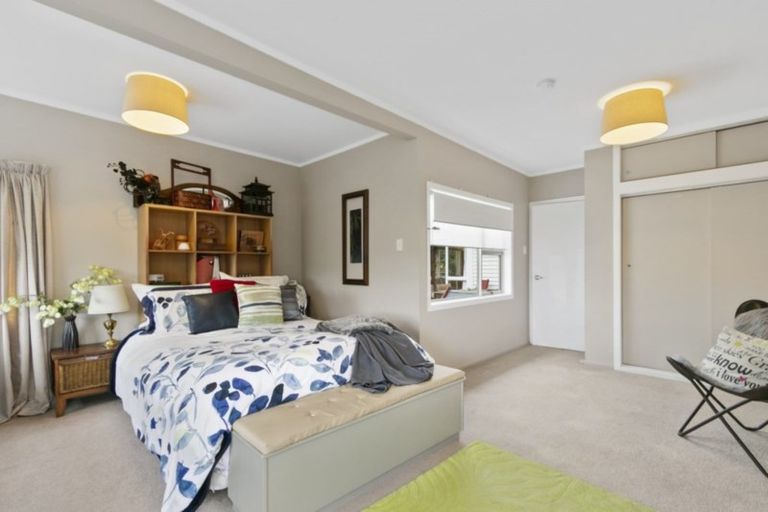 Photo of property in 54 Poto Road, Normandale, Lower Hutt, 5010