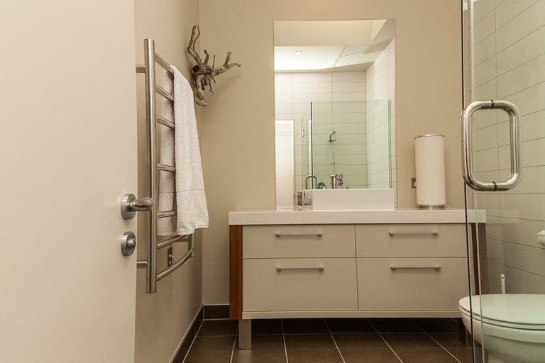 Photo of property in 26 Rannoch Drive, Jacks Point, Queenstown, 9371