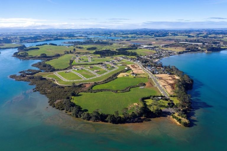 Photo of property in 11 Waikohi Avenue, Glenbrook, Waiuku, 2681