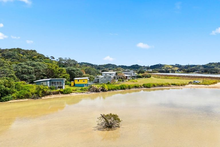 Photo of property in 870 Matapouri Road, Matapouri, Whangarei, 0173