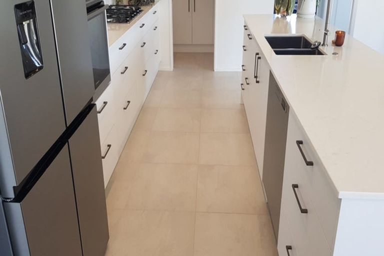 Photo of property in 12 Mccahon Drive, Rangiora, 7400