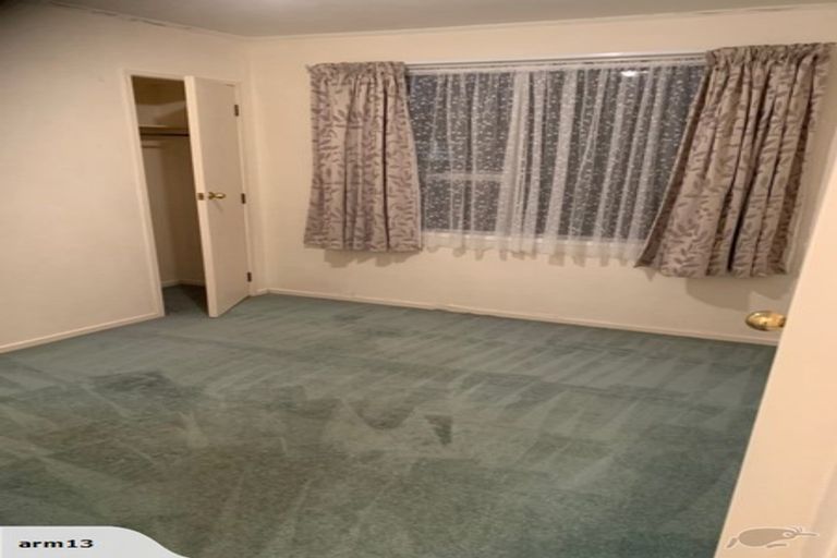 Photo of property in 1/34 Darren Crescent, Half Moon Bay, Auckland, 2012