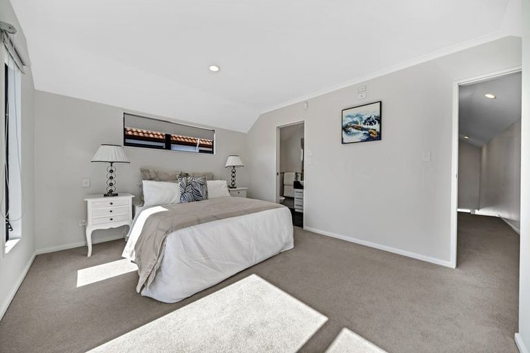 Photo of property in 2/27 Kellaway Drive, East Tamaki, Auckland, 2013
