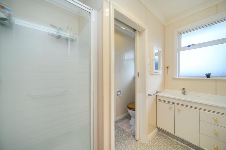 Photo of property in 6 Kea Place, Fitzherbert, Palmerston North, 4410