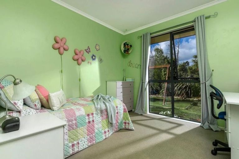 Photo of property in 5b Olwyn Place, Greenhithe, Auckland, 0632