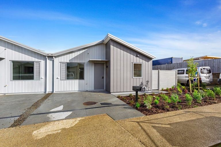 Photo of property in 5 Seafoam Road, Rosehill, Papakura, 2113