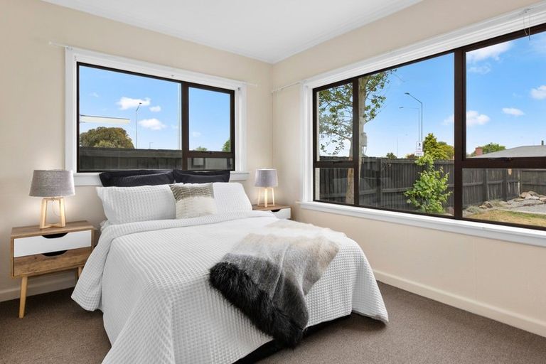 Photo of property in 1/40 Grimseys Road, Redwood, Christchurch, 8051