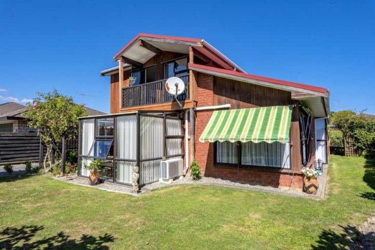 Photo of property in 27 Knights Grove, Otaki, 5512