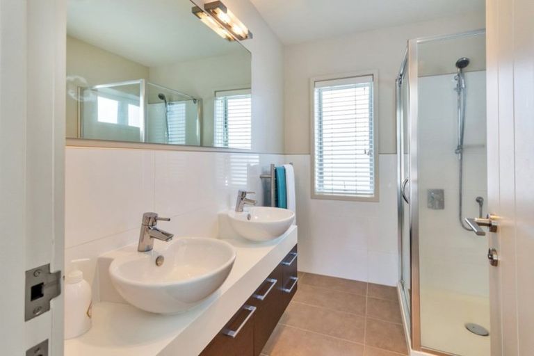 Photo of property in 9 Eaves Bush Parade, Orewa, 0931