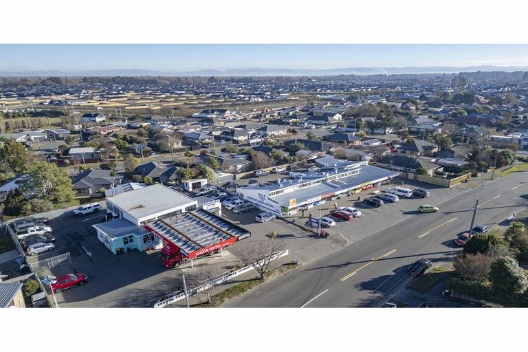 Photo of property in 262 Burwood Road, Burwood, Christchurch, 8083