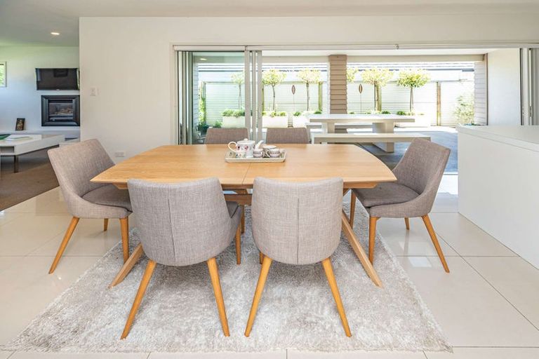 Photo of property in 16 Egmont Street, Patea, 4520