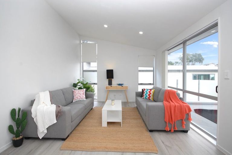 Photo of property in 21a Kia Ora Road, Beach Haven, Auckland, 0626