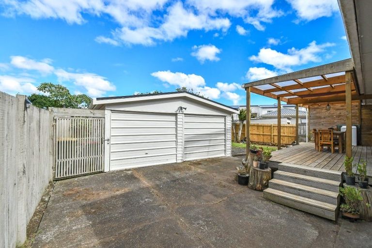 Photo of property in 11 Awatere Street, Clover Park, Auckland, 2023