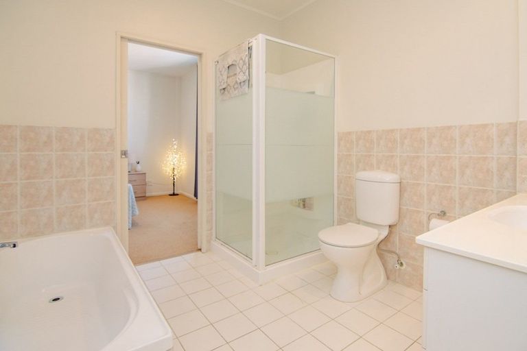 Photo of property in Maddison Apartments, 3/6e Queen Street, Palmerston North, 4410