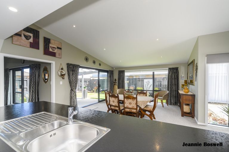 Photo of property in 9 Masefield Terrace, Kelvin Grove, Palmerston North, 4414