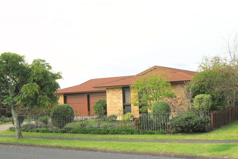 Photo of property in 19 Dianne Louise Drive, Half Moon Bay, Auckland, 2012