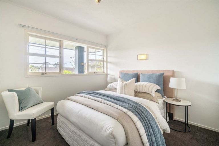 Photo of property in 11 Ponui Place, Mairangi Bay, Auckland, 0630