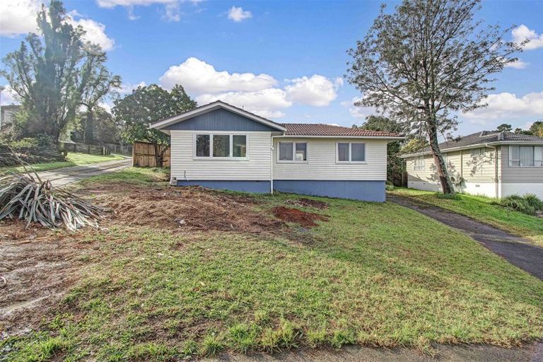 Photo of property in 46 Glenbervie Crescent, Massey, Auckland, 0614