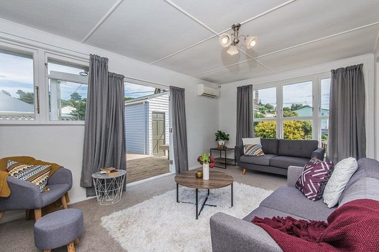 Photo of property in 15 Morgan Street, Johnsonville, Wellington, 6037