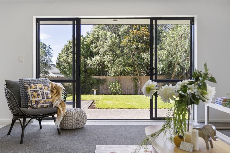 Photo of property in 8 Corrofin Drive, East Tamaki, Auckland, 2013