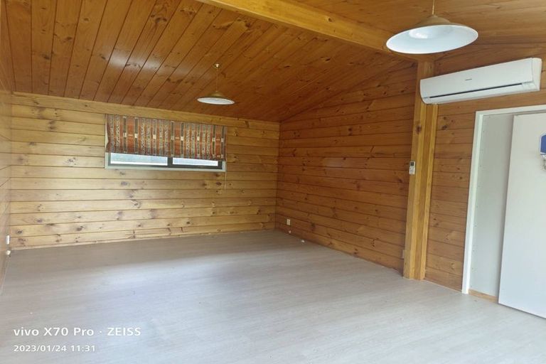 Photo of property in 37 Pitt Road, Runciman, Drury, 2578