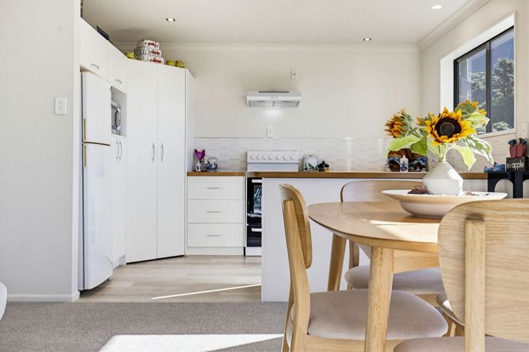 Photo of property in 11 Angle Street, Picton, 7220