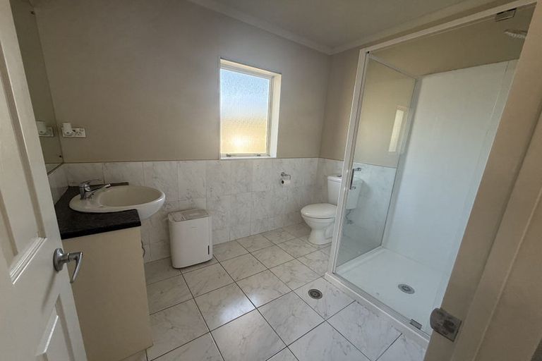 Photo of property in 12 Ballydonegan Rise, East Tamaki, Auckland, 2013