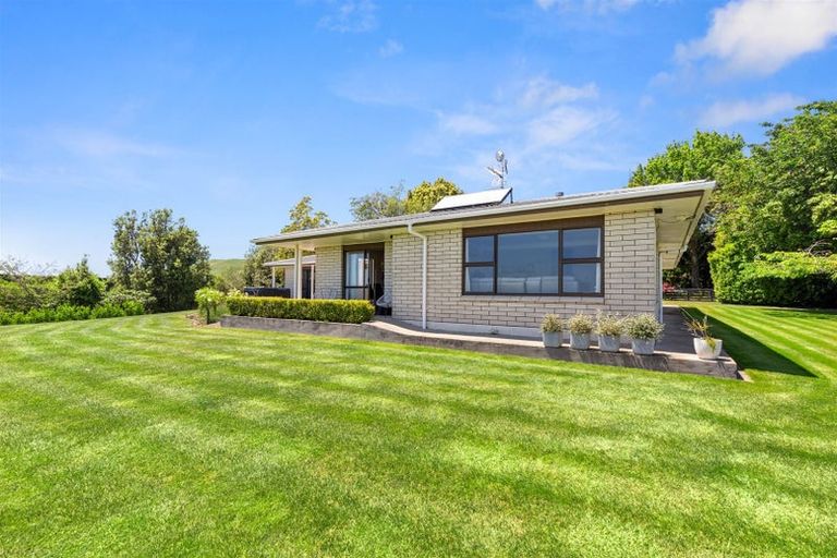 Photo of property in 1568a Old Coach Road, Pukehina, 3186