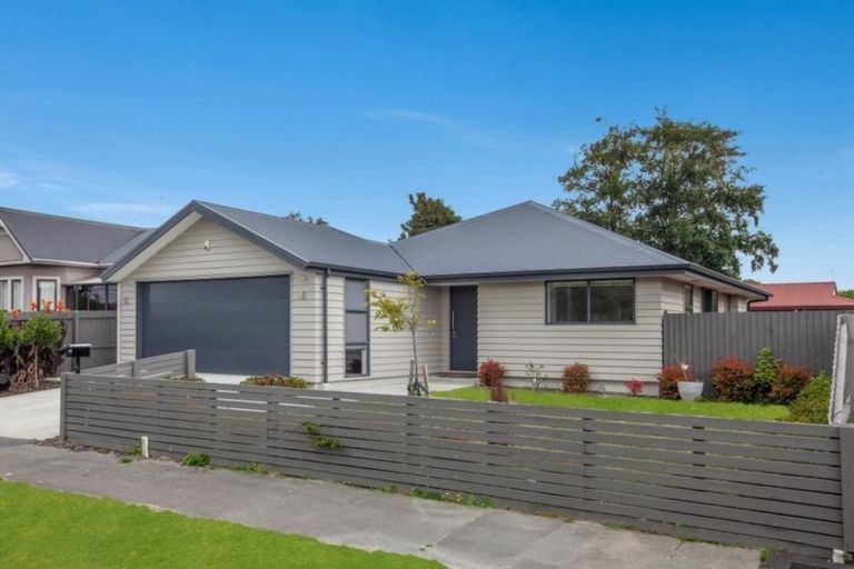 Photo of property in 45 Woodville Street, Edgeware, Christchurch, 8013