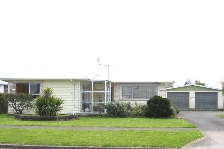 Photo of property in 8 Smith Road, Merrilands, New Plymouth, 4312