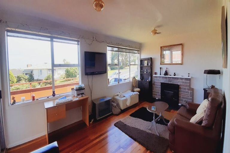 Photo of property in 16 Carole Crescent, Pakuranga, Auckland, 2010