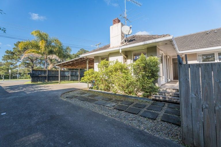 Photo of property in 242 Forrest Hill Road, Forrest Hill, Auckland, 0620