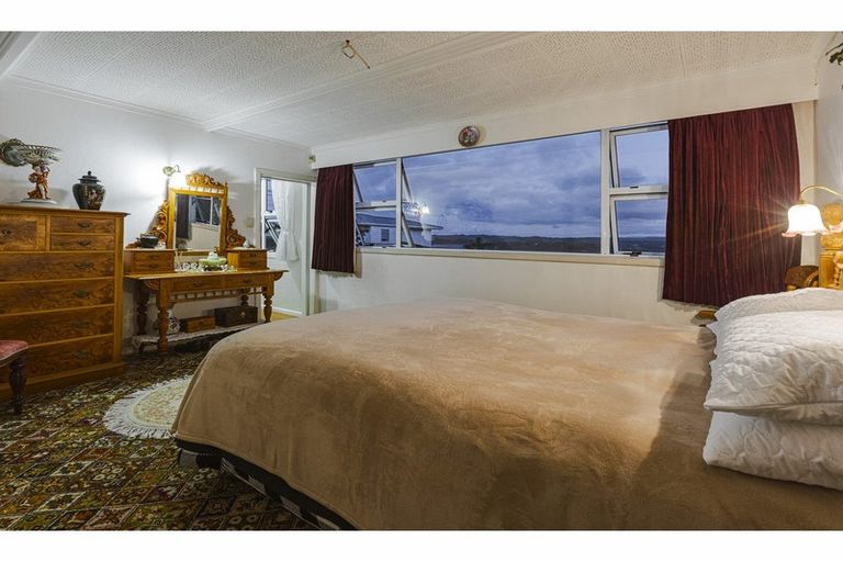 Photo of property in 107 Pah Road, Cockle Bay, Auckland, 2014