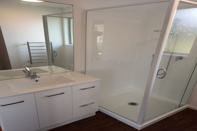 Photo of property in 13 Cranston Street, Torbay, Auckland, 0632