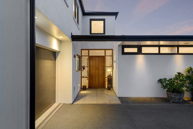 Photo of property in 62a Holly Road, St Albans, Christchurch, 8014