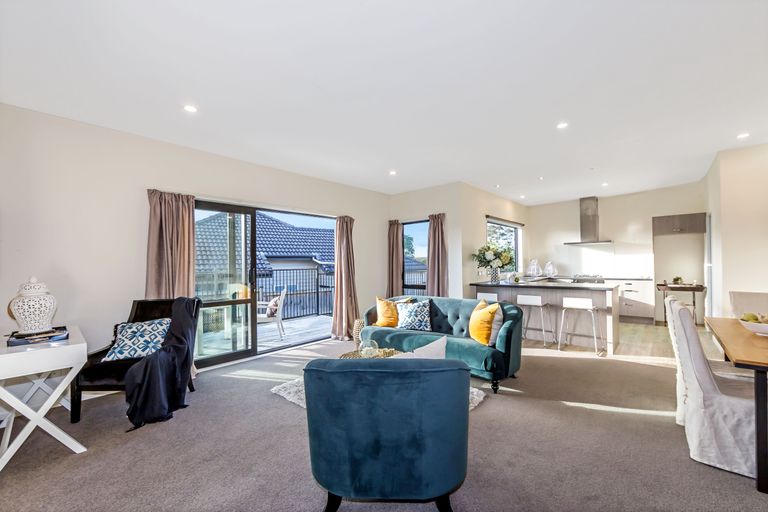 Photo of property in 21 Botanical Drive, Silverdale, 0932